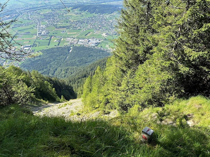 Höchster Punkt von Mauren mit Blick in Richtung Rüfekegel.