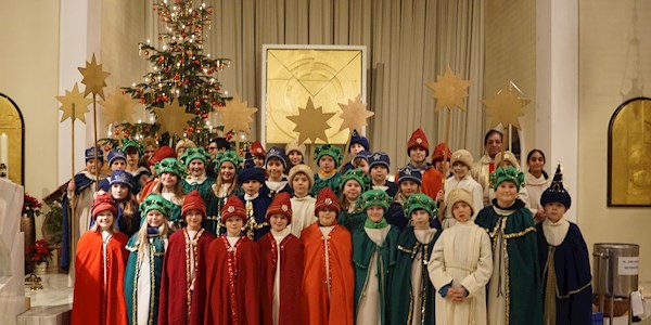 Gruppenbild-Sternsinger-2024-Mauren.jpeg