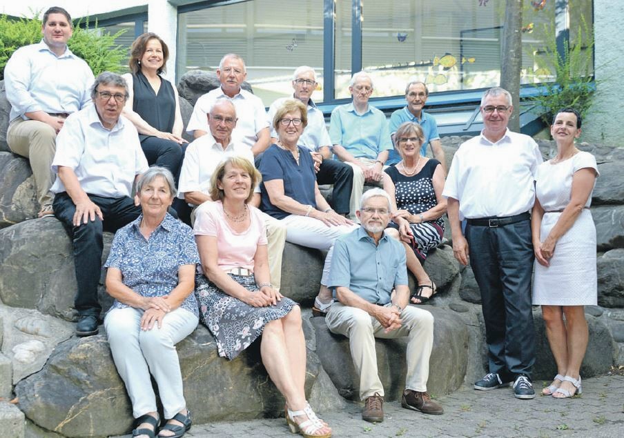 Mitglieder des Vorstands, des Tagesteams und der Programmkommission des Senioren-Kollegs in Mauren freuen sich auf den Start des neuen Vorlesungsprogramms. 